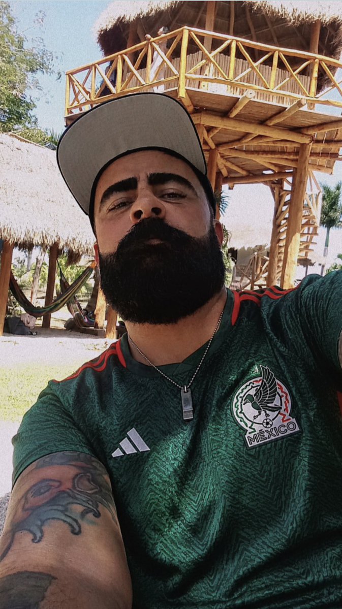 raulpbermudez51's tweet photo. Vamos México 🇲🇽 https://t.co/7VhbmUnUPD