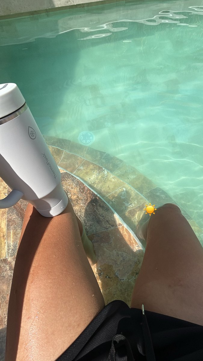 DavidcoroMX's tweet photo. Que rica es el agua ☀️🌊 https://t.co/w5kkFKkx62