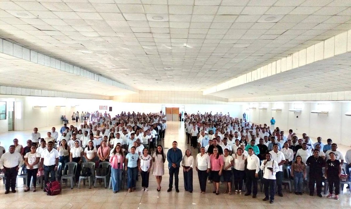 SETabasco's tweet photo. 📚 La #SETAB capacitó a 571 figuras educativas del Sector Escolar No. 08 en los protocolos de prevención, detección y actuación ante casos de violencia, acoso escolar, abuso sexual y maltrato contra niñas, niños y adolescentes.
https://t.co/kGYNhzBXQG https://t.co/KsnoOZoIxq