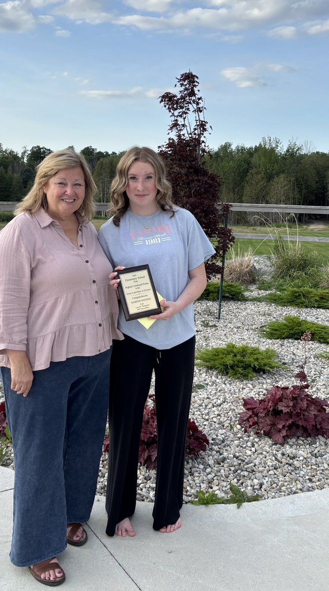 LisaThompsonPC's tweet photo. As students from #MaitlandRiver and neighbouring elementary schools gear up for the summer I would like to remind everyone to keep an eye on your gardens and flower beds! Just like Harper did last year!!
Harper won the 2025 #GrowIt & #ShowIt award at the annual #ElementarySchoolFair held in #Belgrave because she had the highest score in this particular category.
Have a great summer everyone!