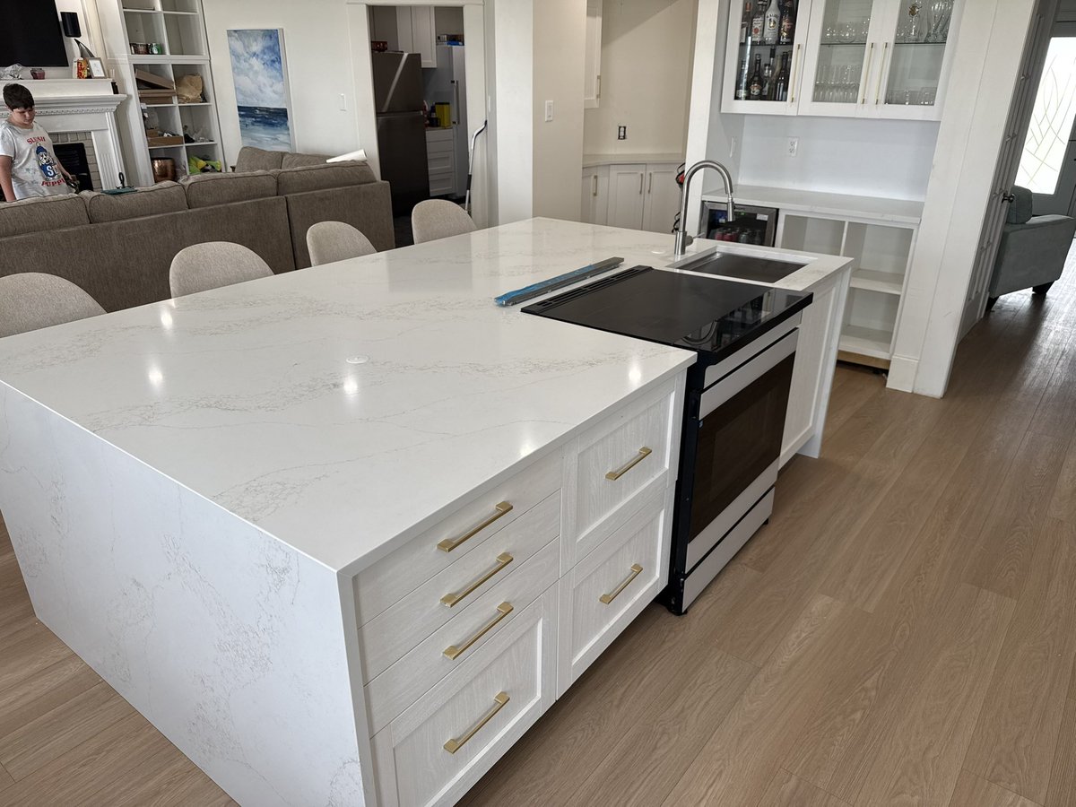 m_dsly's tweet photo. You can do it!!! #ikea #ceasarstone A little before and after! https://t.co/9IJIteoABA