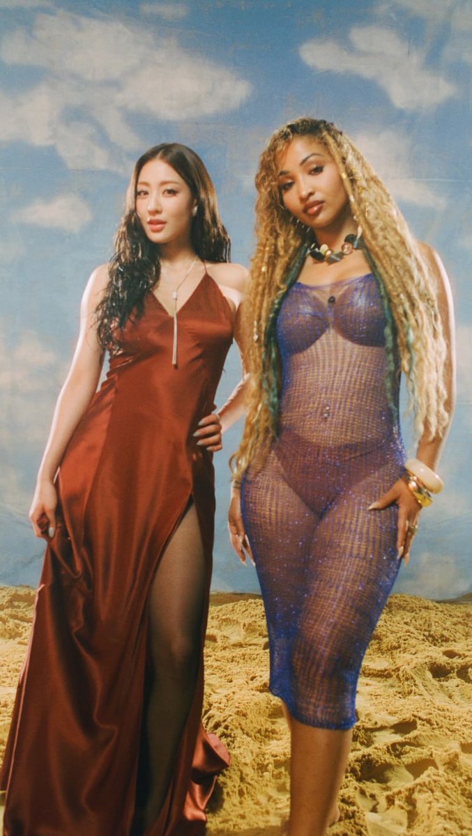 PERFEITAS! #JIHYO e Shenseea para o single 'Distant Lover'. 💿 PRE
