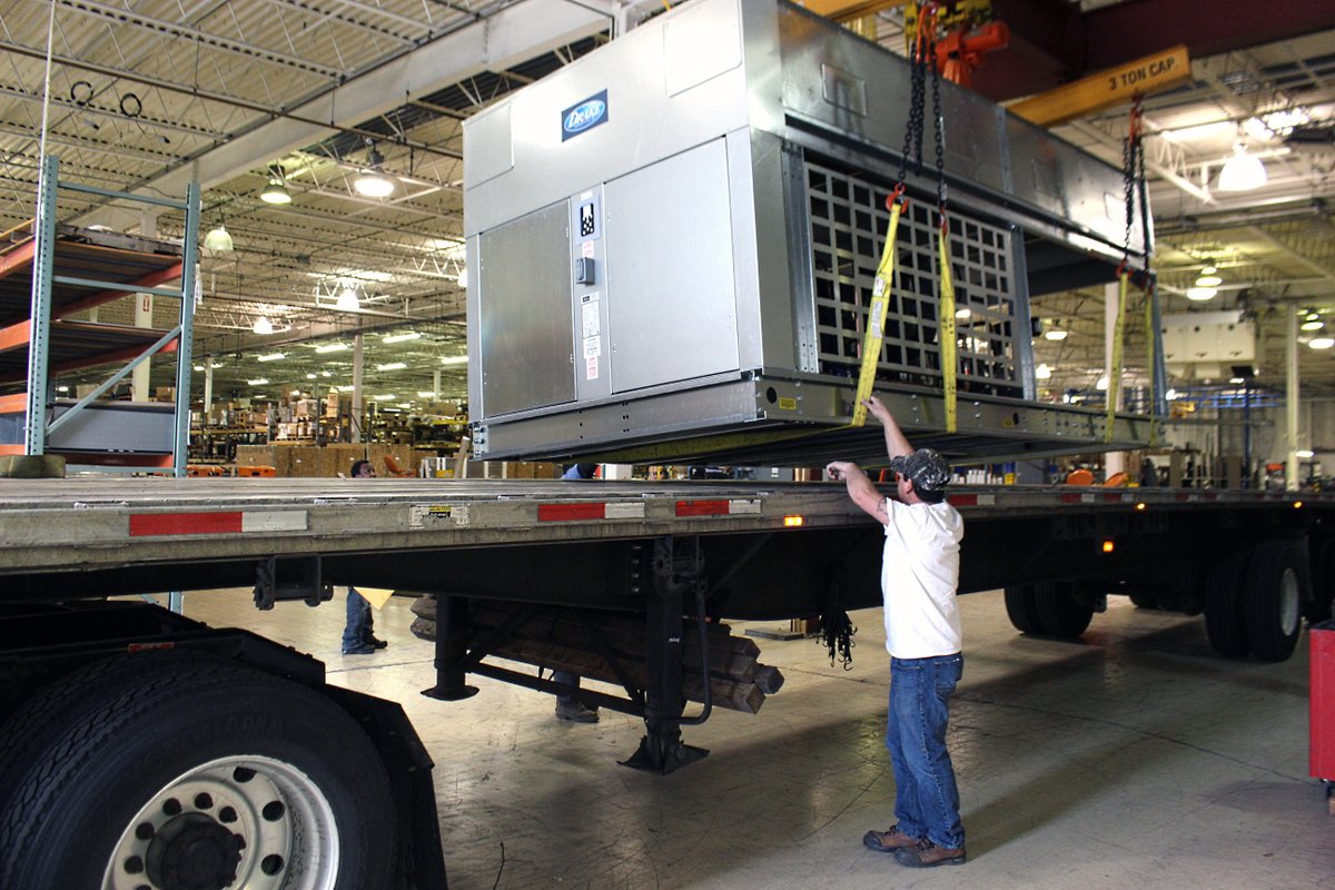 Drakechillers's tweet photo. Drake will gladly help size and select a chiller system for your specific application, and we will provide you with a detailed spec that highlights standard features and available options.

No matter what type of chiller you may need, we can create a custom engineered solution! https://t.co/eXmbhzYnY5