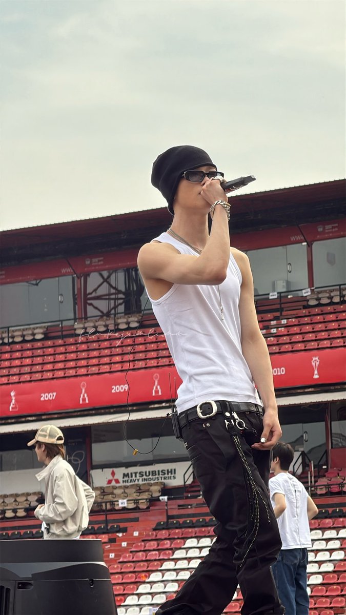 noocjita's tweet photo. "i miss his oversizes outfit" SHUT UP, WE LOVE NISHIMURA SKINNY JEANS RIKI!!!!! https://t.co/Nmk9pQAEMH