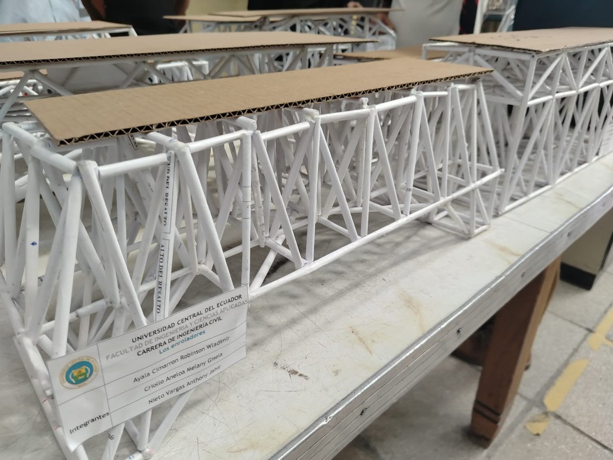 fingca_uce's tweet photo. Se desarrolló con éxito el Concurso de Puentes de Papel de la Carrera de Ingeniería Civil!
Felicitamos a las ganadoras 
 Myriam Uchubanda, Alison Tipas, Mayra Yanchaguano.
Una jornada donde la creatividad, el trabajo en equipo y la ingeniería demostraron su resistencia. 👏 https://t.co/4v9wNd93ly