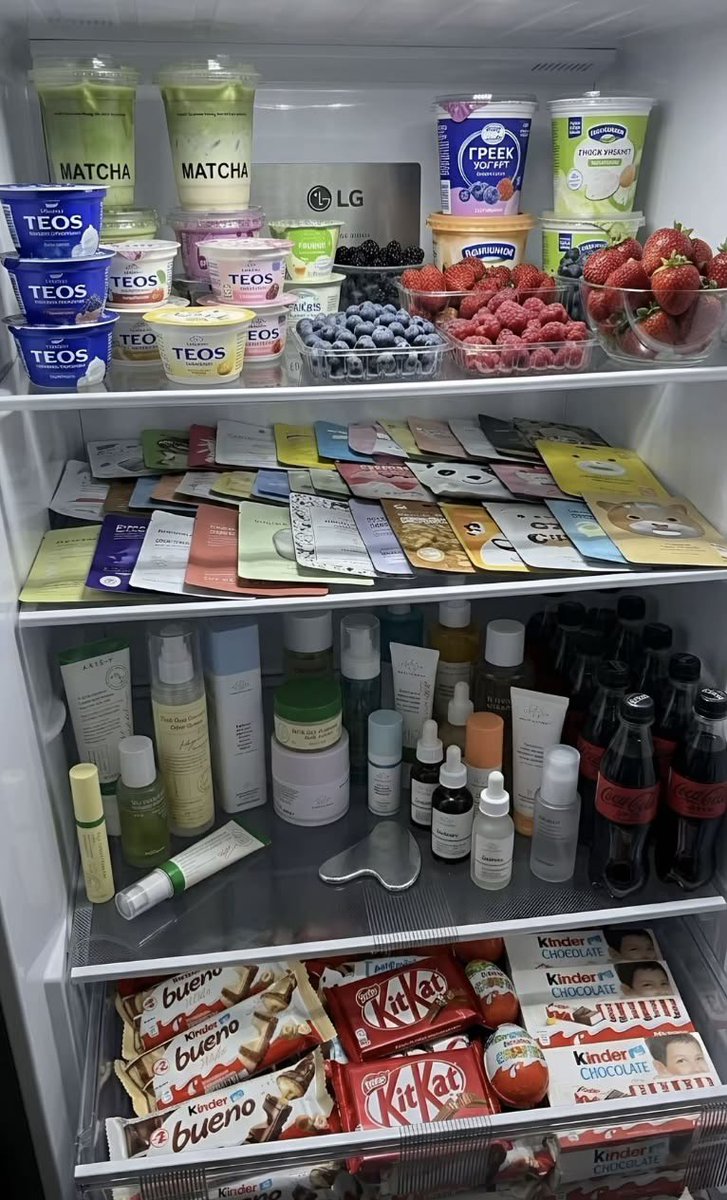 moonieaura's tweet photo. My dream fridge https://t.co/XXvMFNupgn