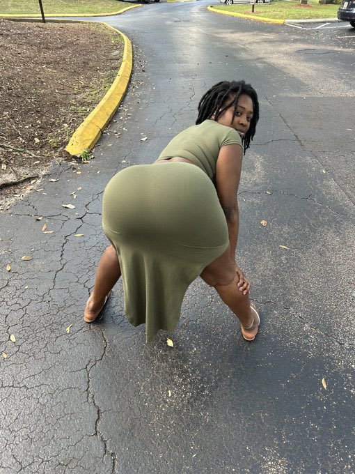 thickbabynouk1's tweet photo. My ass really FAT AS FUCKK #ElPasoTX #htxhookup #Houston #Meetups #sellingcontent #HTX #htxoutcall >> #houstonfreaks #Pearlandmeetups  #wacotx #freak #horny https://t.co/7en0sWIvbR