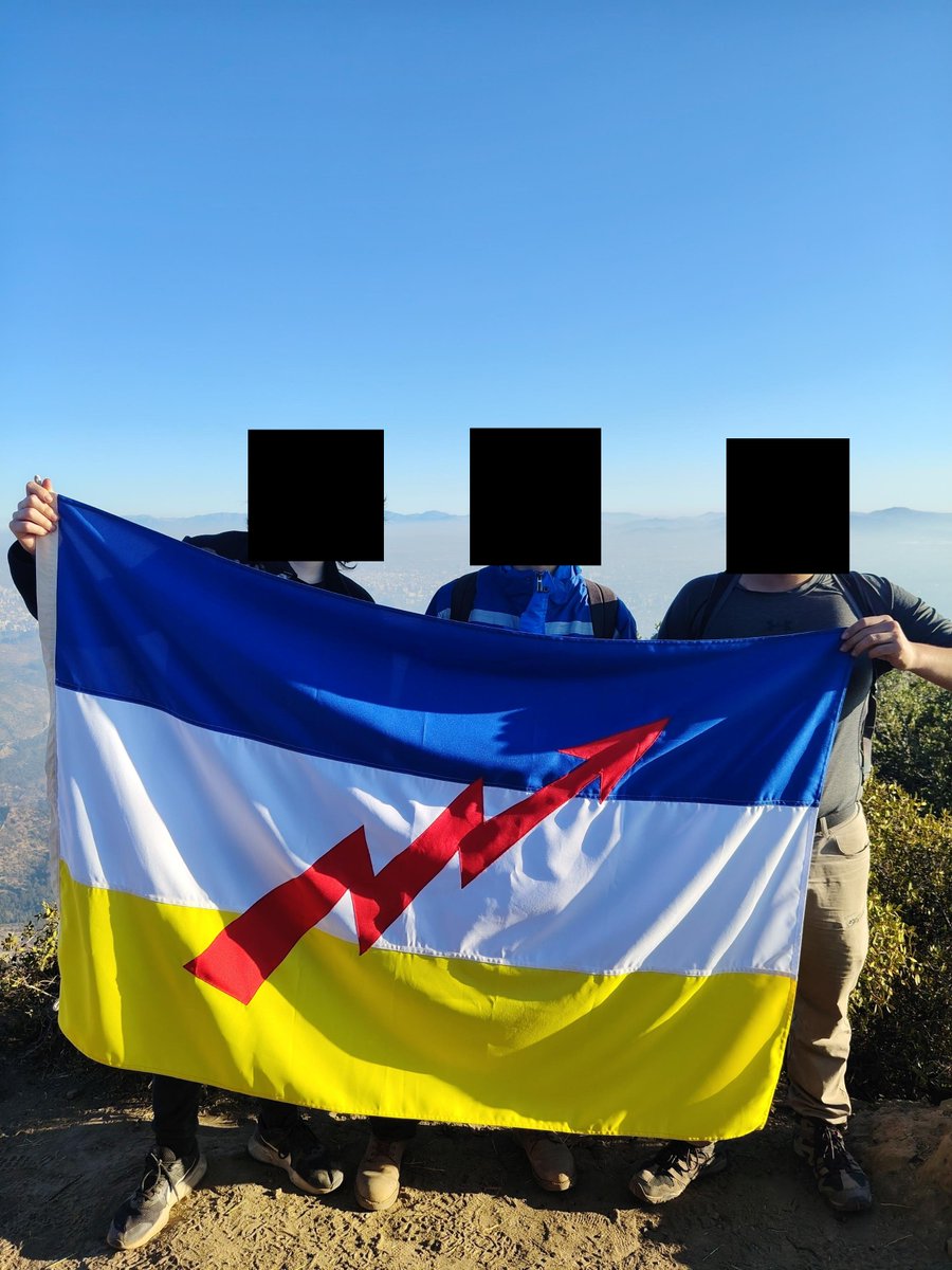 HijosDelHuemul's tweet photo. Camaradas, miembros y simpatizantes de HdH y en nombre del FREHAN, tuvieron un dia de trekking por el cordón de manquehue, haciendo cumbre en el Cerro el Carbón. https://t.co/nEhfWnT9o0