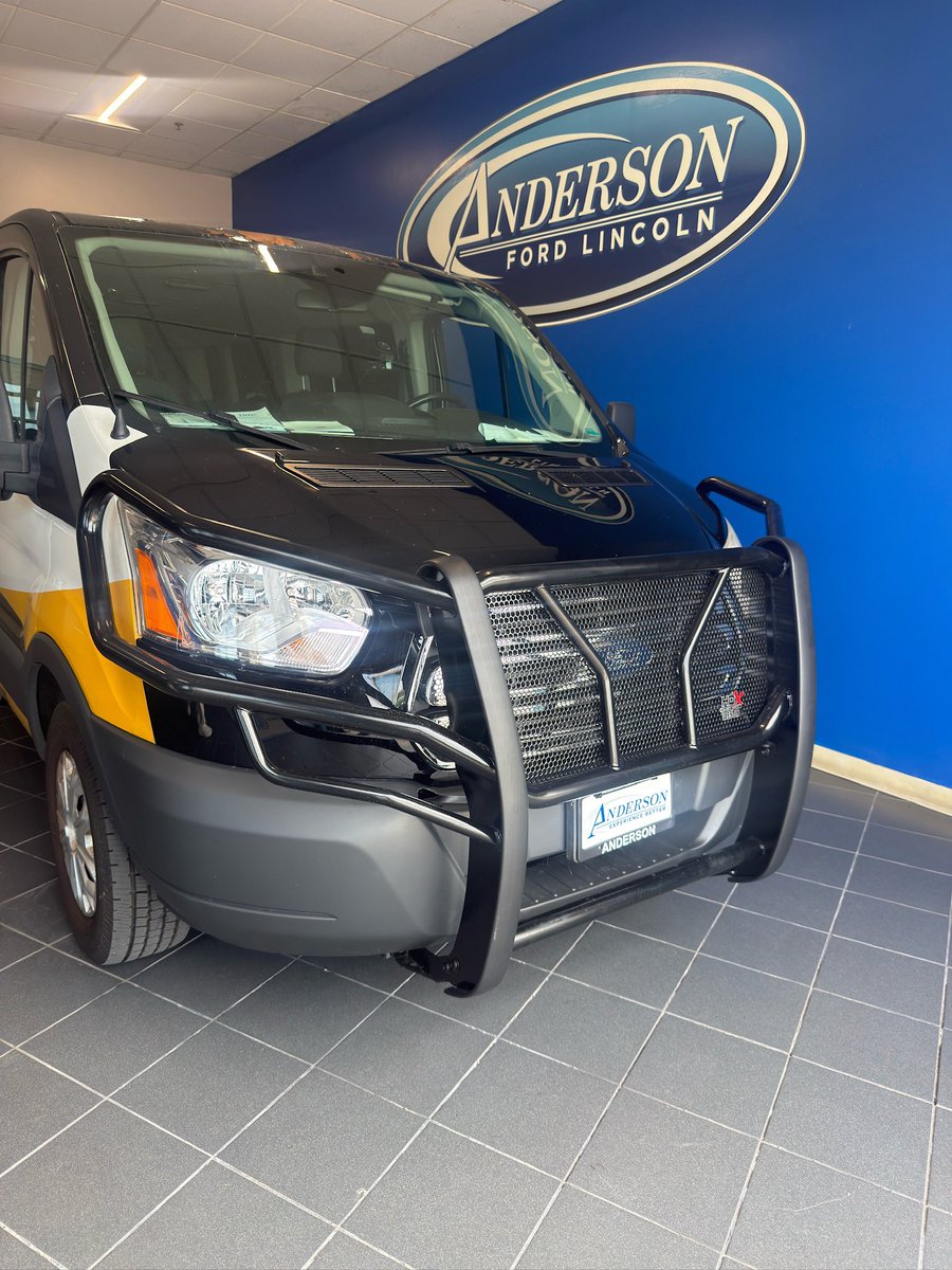 iamrodneysmith's tweet photo. Family, we got our van back! A huge thank you to the incredible team at Anderson Ford of Lincoln North in Lincoln, Nebraska, for stepping up after hearing about our deer accident. They generously covered all of the repairs related to the deer damage and even paid for half of the additional repairs they discovered along the way. The total repair bill came to around $15,000. Anderson Ford covered more than $10,000, and thanks to your generous donations, we were able to cover the remaining $5,000. Your support also helped purchase the grill guard you now see on the front of the van, which will provide extra protection if we ever encounter another deer on the road. Hopefully, we never have to test it!

Thank you, Anderson Ford, and thank you to every single person who donated and prayed for us during this journey. I’m now headed back home to Huntsville, Alabama, and next week I’m hoping to get back on the road to visit more kids across the country who have completed the 50 Yard Challenge. Nebraska, thank you for your kindness and hospitality, and thank you, family, for always standing with us.