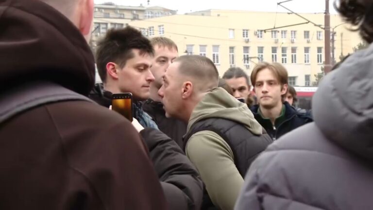 miodrag_bebic's tweet photo. Student beogradskog ETF-a Andrej Tanko postao je obeležje studentskih blokada i aktivizma,ali isto tako i meta vladajućeg režima. 
Andrej u poslednjih godinu proživljava pakao. 
Bez obzira na sve što mu maprednjački zlikovci rade,on je heroj. https://t.co/FBnr3Cl2MW