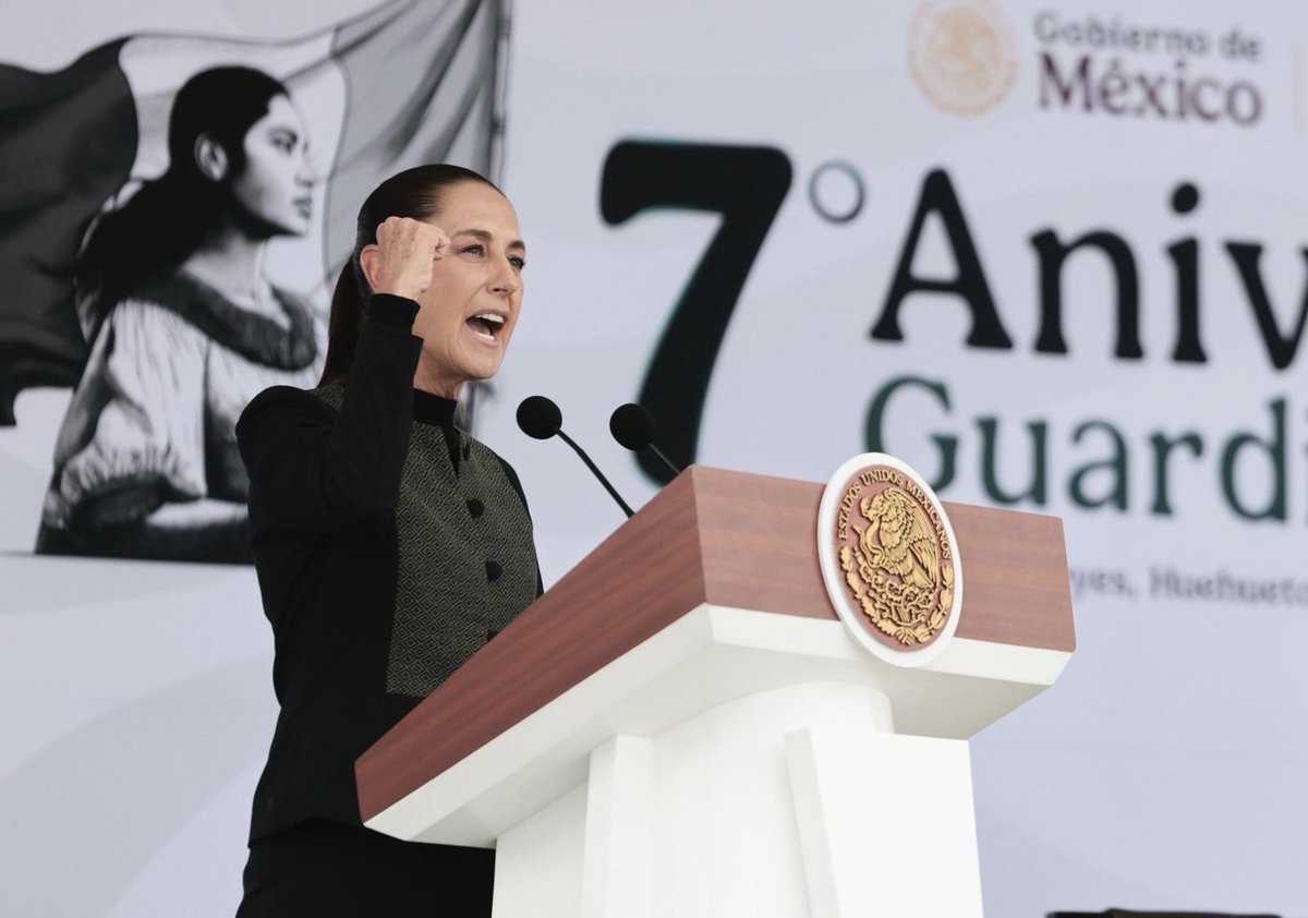 opcion_mx's tweet photo. La Presidenta Claudia Sheinbaum encabezó la ceremonia por el 7º aniversario de la Guardia Nacional en Huehuetoca, Estado de México. https://t.co/uExODrWOQH