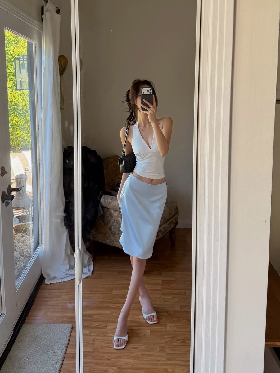Diorgirlx's tweet photo. summer skirts https://t.co/HBINlImcf3