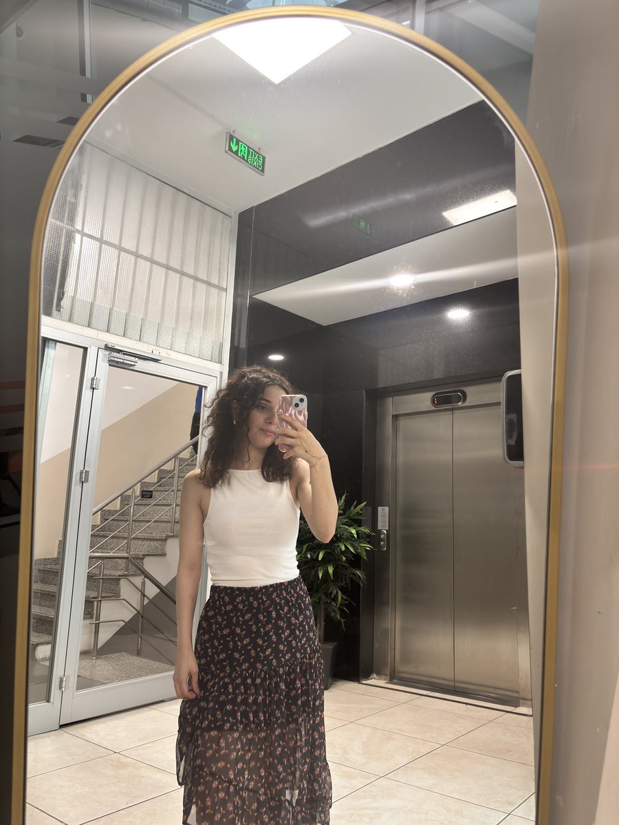 ecosaktas's tweet photo. #businesswoman ✨ https://t.co/isRWv8S8Hu