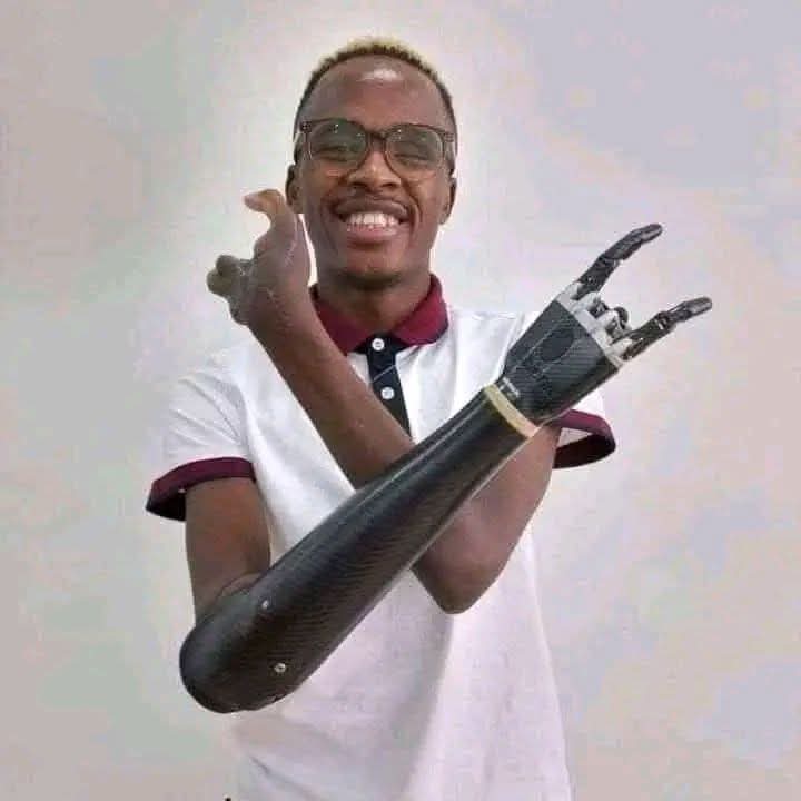 BarroMangala's tweet photo. En ce jour où s'achève ton parcours terrestre, sois libre de rejoindre les sphères célestes. Que le Seigneur te reçoive en son royaume, Pasteur Yann Engonga. 

Repose en paix . J'exprime ma profonde sympathie et mes condoléances les plus sincères à la famille. https://t.co/Pb8isUaxPV