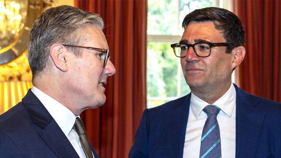 CourierBoyUK's tweet photo. “#Burnham plans to work some days in #Manchester” - #BBCNews

So what? #Starmer “works” at least half his week outside of the country altogether https://t.co/J5i453JAUw