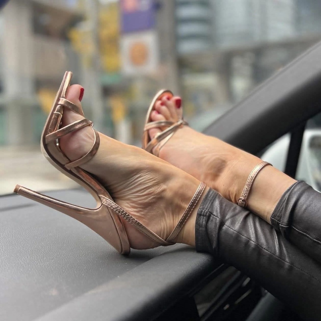 EmilyAdamsShoes's tweet photo. Like and retweet if you love these high heels! 👠 

#shoesaddict #HighHeels 👠 https://t.co/bD4bCdC145