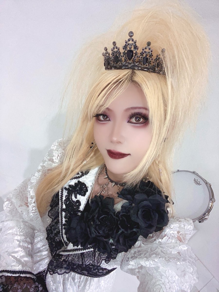 Ami_Sirius_'s tweet photo. 本日、1st Full Album『Sirius』発売。

この作品に携わってくださった関係者の皆さん
いつも応援してくださる皆さん
本当にありがとうございます。

今の私たちを、この一枚に詰め込みました。

ここからが、Siriusの始まり。

まだ知らない誰かにも届きますように。

#Sirius #アルバムSirius https://t.co/sWeOgK2NJI