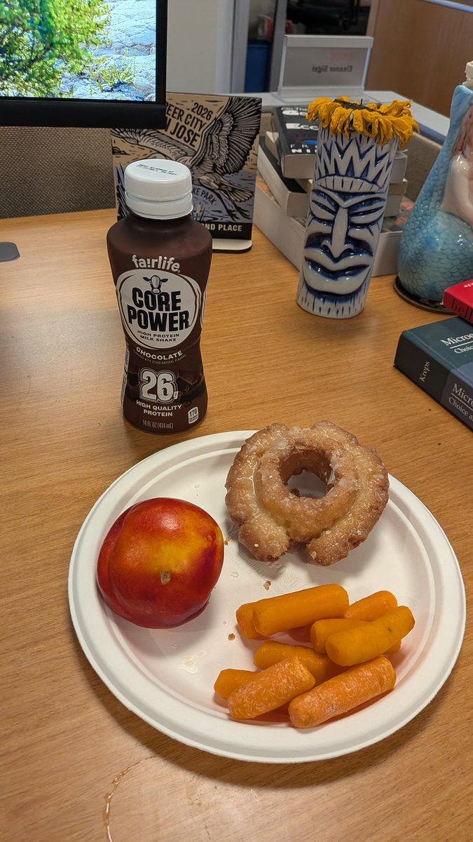 hotjeffbezos's tweet photo. i like a chud worklunch because i can pretend boring computerjob is an office rpg and i am just gaming everyday for nine hours https://t.co/btZHcMSgMG