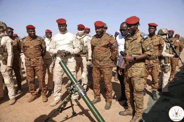 lil_promac's tweet photo. Big shout out to Burkina Faso men for not running away from their country but forced old big headed politicians out of of power ✊🏿✊🏿✊🏿✊🏿✊🏿this is how it's done...there will never be peace on another man's land
#mabahambe https://t.co/pWfjdIaZM5