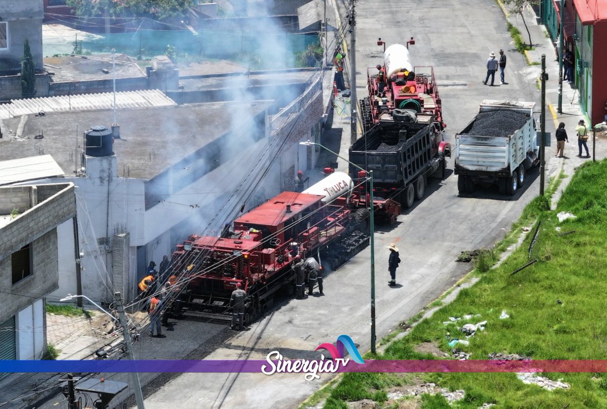 sinergiatvmx's tweet photo. 🚧 La calle Juárez en San Mateo Oxtotitlán registra 85% de avance; sigue Paseo Matlatzincas. #Toluca #SinergiaTV https://t.co/DmzZzTSkvT