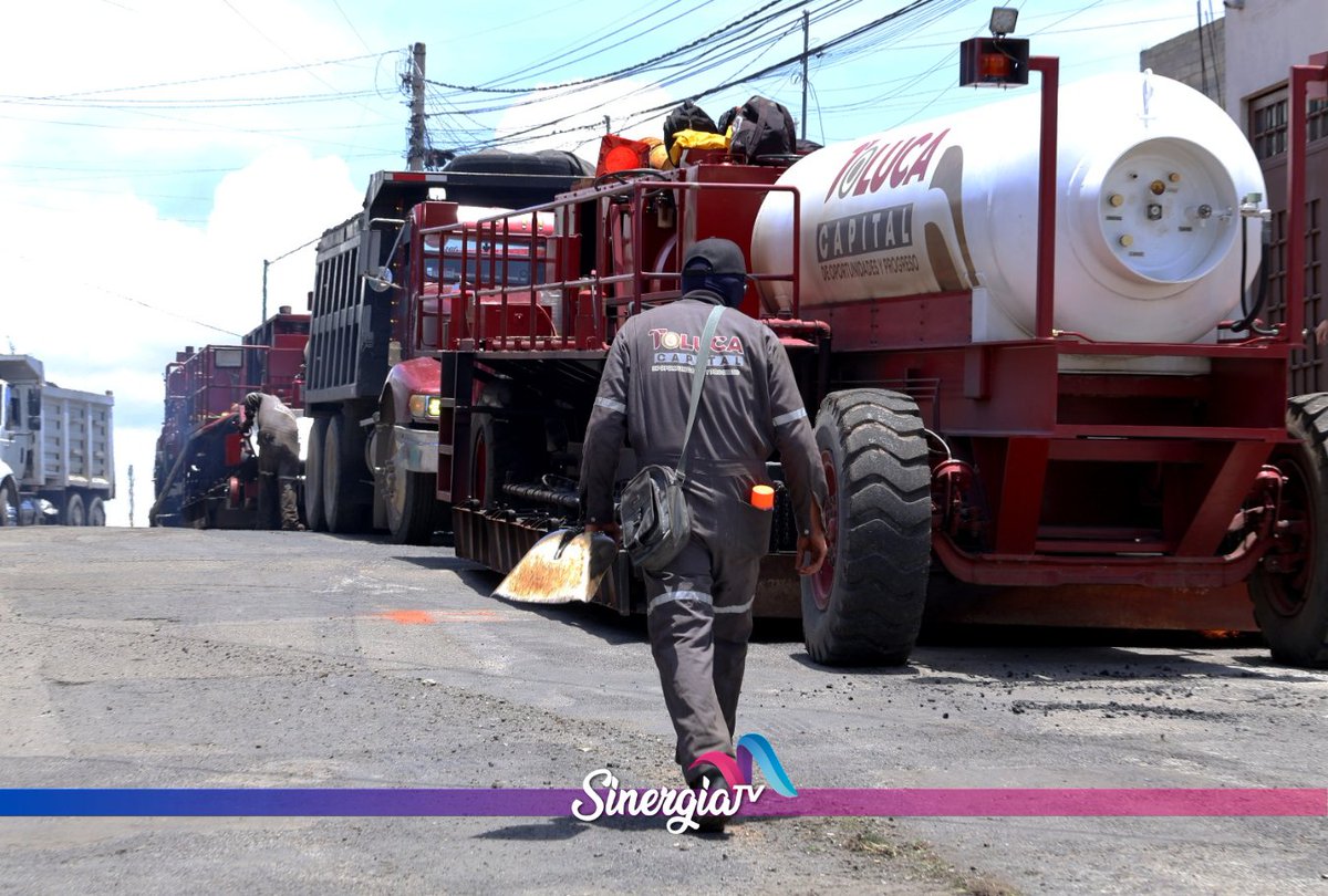 sinergiatvmx's tweet photo. 🚧 La calle Juárez en San Mateo Oxtotitlán registra 85% de avance; sigue Paseo Matlatzincas. #Toluca #SinergiaTV https://t.co/DmzZzTSkvT