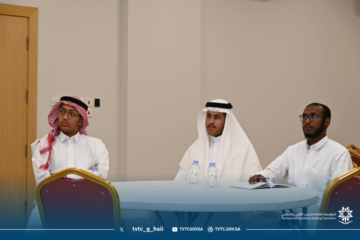 tvtc_g_hsii's tweet photo. ضمن أوجه مذكرة التعاون بين الكلية التقنية بالحناكية وجمعية صيانة الأهلية، وبتنظيم من الجمعية
نفذ مدرب من الكلية ورشة “اساسيات التبريد والتكييف وتشخيص الأعطال” 

للتعريف بأساسيا�� الفحص وتشخيص الأعطال ومبادئ الصيانة الفعّالة، بهدف تعزيز جاهزية المستفيدين لسوق العمل #التدريب_التقني https://t.co/iQUzhI9WQH