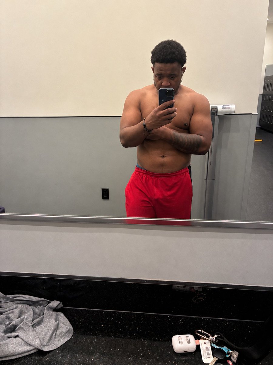 Dontknowmeofrb's tweet photo. Just 3 months of progress #gym #philly #big https://t.co/8mMt348B1w