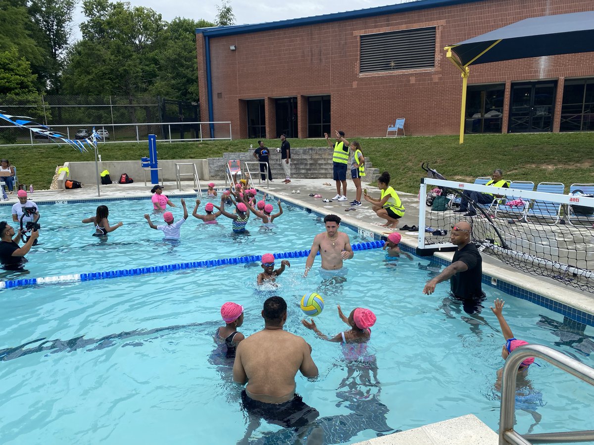 MoCoRec's tweet photo. 🌊💦 Making a safe splash! Participants at the recent Making Waves class worked on water safety skills and pool confidence in a fun environment!

Spots are available for the Making Waves classes in July at Long Branch Outdoor Pool. Learn more ➡️ https://t.co/q0RjG11dUo. https://t.co/rGnDjC0ybv