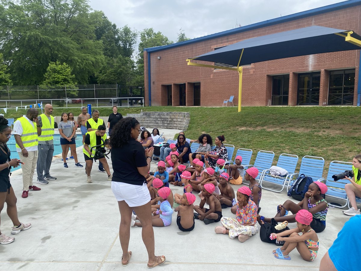 MoCoRec's tweet photo. 🌊💦 Making a safe splash! Participants at the recent Making Waves class worked on water safety skills and pool confidence in a fun environment!

Spots are available for the Making Waves classes in July at Long Branch Outdoor Pool. Learn more ➡️ https://t.co/q0RjG11dUo. https://t.co/rGnDjC0ybv
