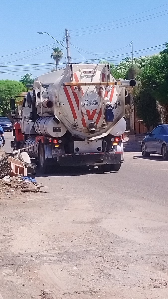 MyriamVerdugoJ's tweet photo. Hoy 30 de junio 10:00am acudió el camión, dijeron que se tiene que cambiar la tubería que faltó de la otilio Montaño #45 hasta salir a la Lázaro Cárdenas, mientras los registros se derraman dentro de las casas #drenaje,#dengue, #cambiodetuberia, #paloverde, #hmo, #hermosillosonor https://t.co/3sWAcUXpJp