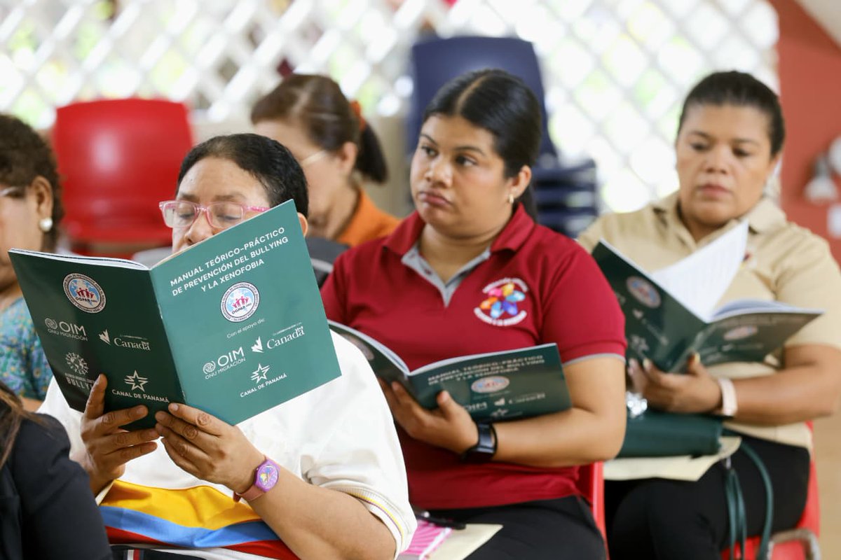 canaldepanama's tweet photo. El Canal de Panamá impulsó la capacitación de docentes del Instituto Panamá Norte en prevención del acoso escolar y la xenofobia.

Acciones que reflejan su compromiso con las escuelas de la cuenca y la construcción de entornos educativos seguros e inclusivos. https://t.co/gmzxYtNUWI