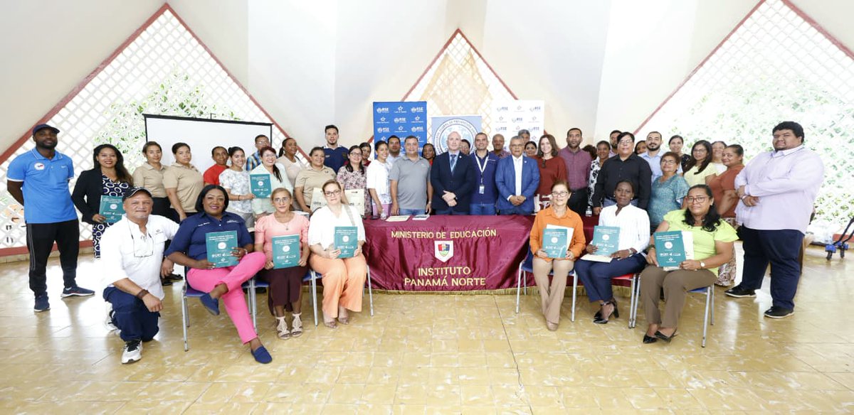 canaldepanama's tweet photo. El Canal de Panamá impulsó la capacitación de docentes del Instituto Panamá Norte en prevención del acoso escolar y la xenofobia.

Acciones que reflejan su compromiso con las escuelas de la cuenca y la construcción de entornos educativos seguros e inclusivos. https://t.co/gmzxYtNUWI