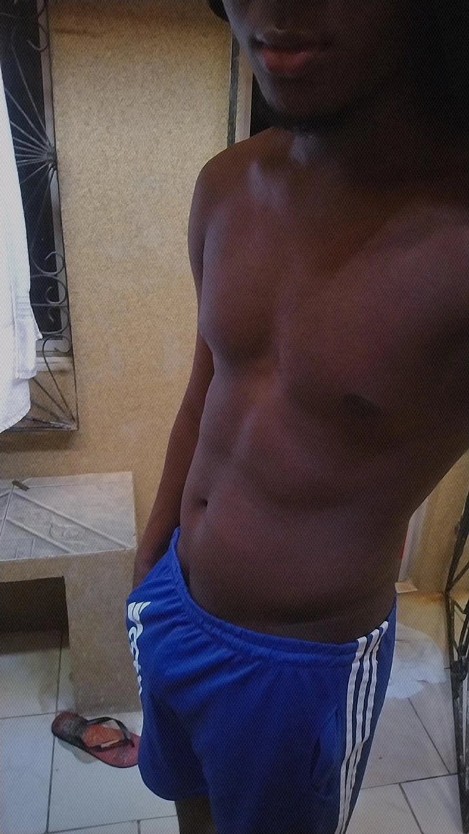 Thiti1y's tweet photo. oi, ce gosta de ficar com neguinho? https://t.co/D47GZm3KVz