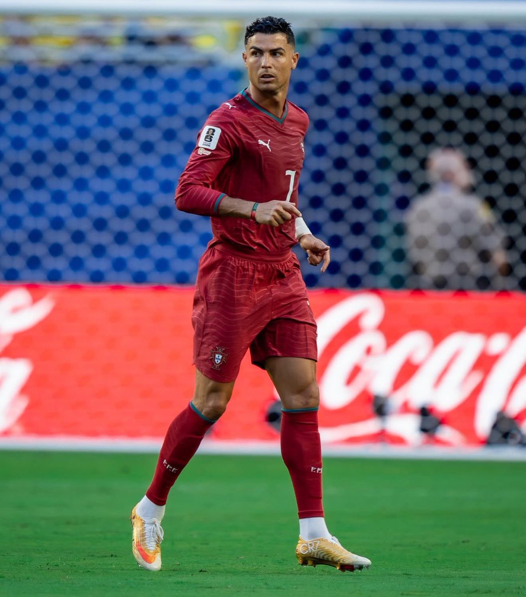 CRonaldoNews's tweet photo. @Cristiano @selecaoportugal VAMOSSSSSSS 🇵🇹🔥 https://t.co/7C8xxAUbbJ