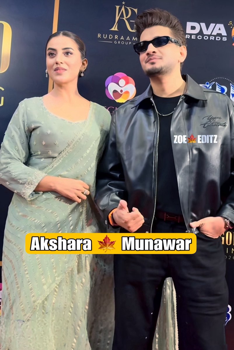 ZoeHumanity's tweet photo. Munawar @munawar0018 with @shriya1109 @TheRupali @AKSHARASINGH1 at Iconic Gold Streaming Award.

#MunawarFaruqui #Rupaliganguli #AksharaSingh #shriyasaran https://t.co/zHVhK8DlFY