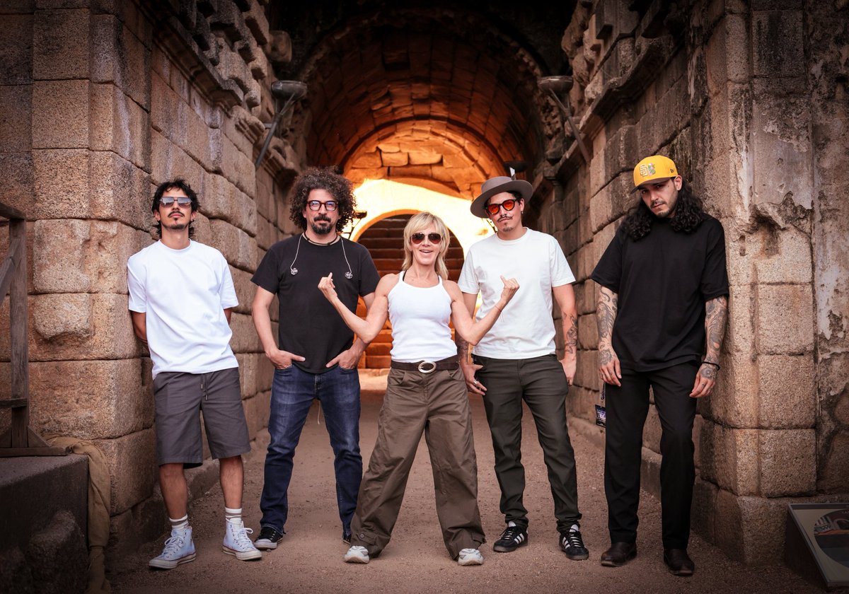 Ana_Torroja's tweet photo. Seguimooooos. ¡Listos para TOLEDO 🫶🏻✨! 
4 de julio. 🎫 https://t.co/QLIt1lGSy7 https://t.co/cA9Mc7yvV0