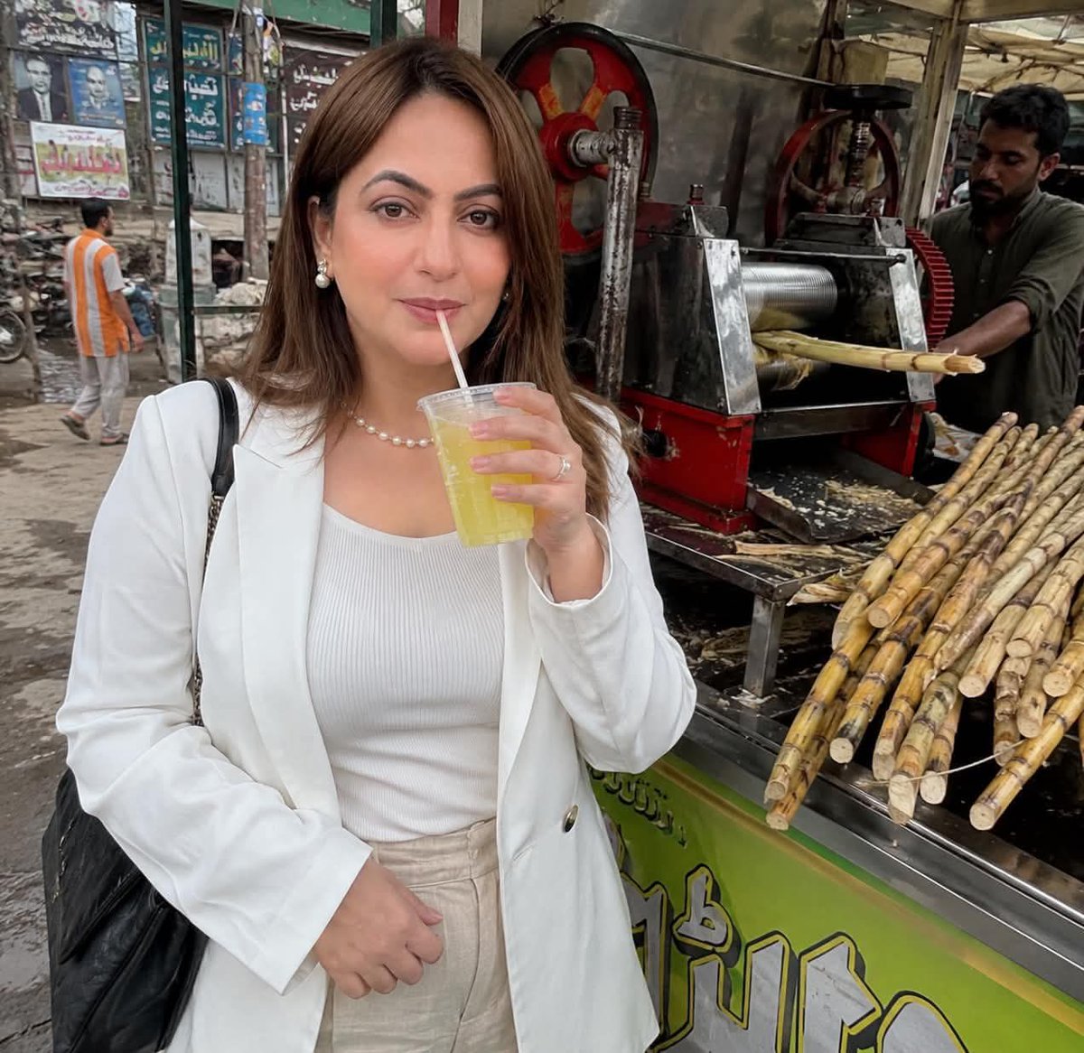 bellasadaf's tweet photo. Juice  chy L ka ho ya sugercan ka 
Dono ko pent ma maza ata h
Or ager L bera ho to kia hi bate hy

 (آزاد خیال عورت) https://t.co/DCYrmxpqV5