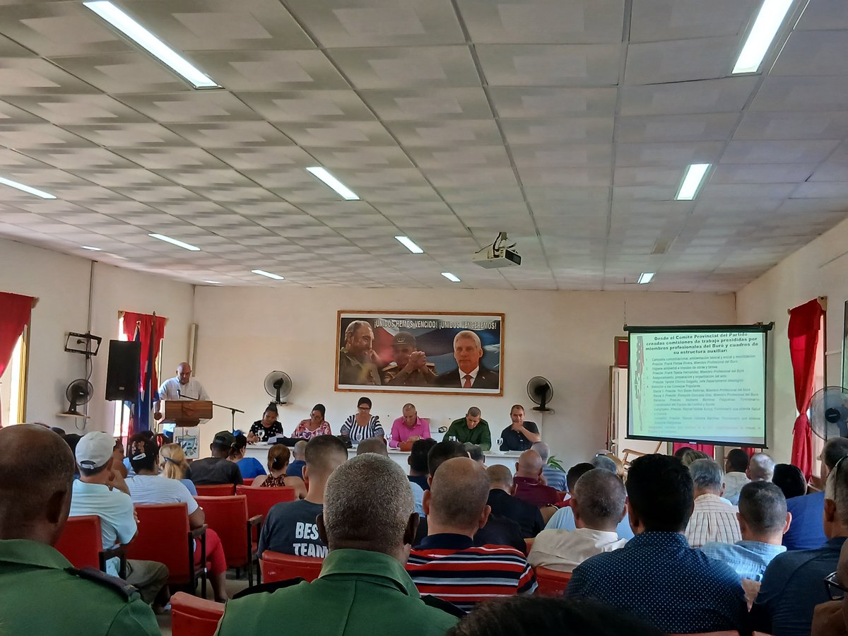 GladysArtemisa's tweet photo. En #Bauta  se produce un encuentro con las principales entidades y actores económicos,las organizaciones  políticas y de masas,a fin de  garantizar las celebraciones por  el
aniversario 73 de la gesta del Moncada
#ArtemisaJuntosSomosMás
#MiMoncadaEsLaPatria https://t.co/pkOgcOHKeR