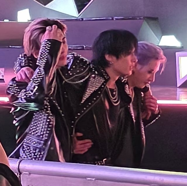 hynchntruther's tweet photo. suddenly remembered this and now i'm gonna sob https://t.co/l4y7cVprT6