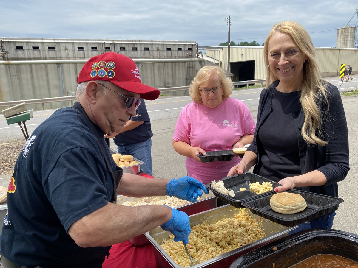 IncCummings's tweet photo. 2 years since the Cummings Lumber sawmill fire! Instead of outsourcing cleanup, President Scott Cummings kept our crew on the job. 🪵

To celebrate, he treated us to Stone Age BBQ! Thanks to Doug Joseph for a killer meal cooked with our own Barefoot &amp; BBQ pellets! 🍗🔥 https://t.co/9dECn1k7Dw