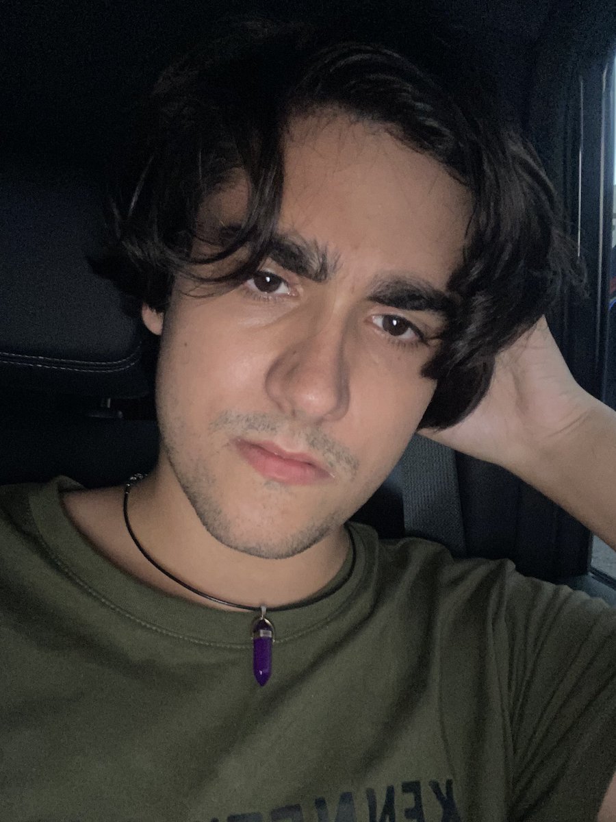 boyfrie26833601's tweet photo. Hola a todos, soy un venezolano de 19 años escritor y compositor que espera ser apoyado y buscar reconocimiento #escritor #compositor #venezolano https://t.co/BlU36Ig0KE