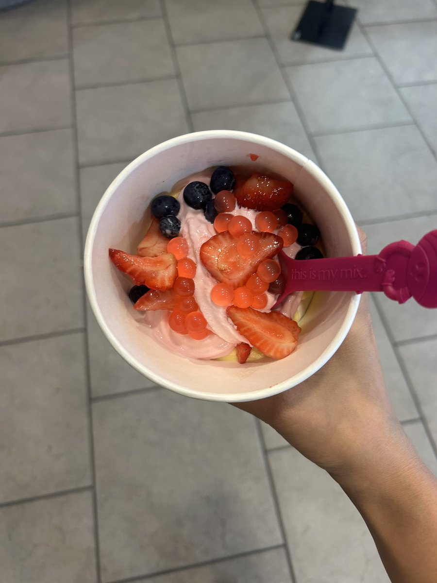 nisa_rodri's tweet photo. got to go to a world cup match yesterday! i couldn’t rly track cals, but ik it was a lot haha. all so worth it tho and it was a great day

not pictured: stadium popcorn that i shared w my dad

lunch: jalapeño popper dog
dessert: froyo
dinner: new spicy pimento sandwich at cfa! https://t.co/efLnx10CAl