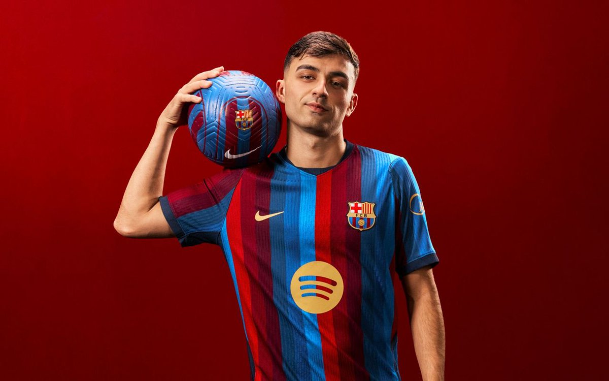 barcastuff_idn's tweet photo. RESMI : Jersey home Barcelona untuk musim depan.

Bagaimana menurut kalian?

📸 @FCBarcelona https://t.co/RZONzP9oPR