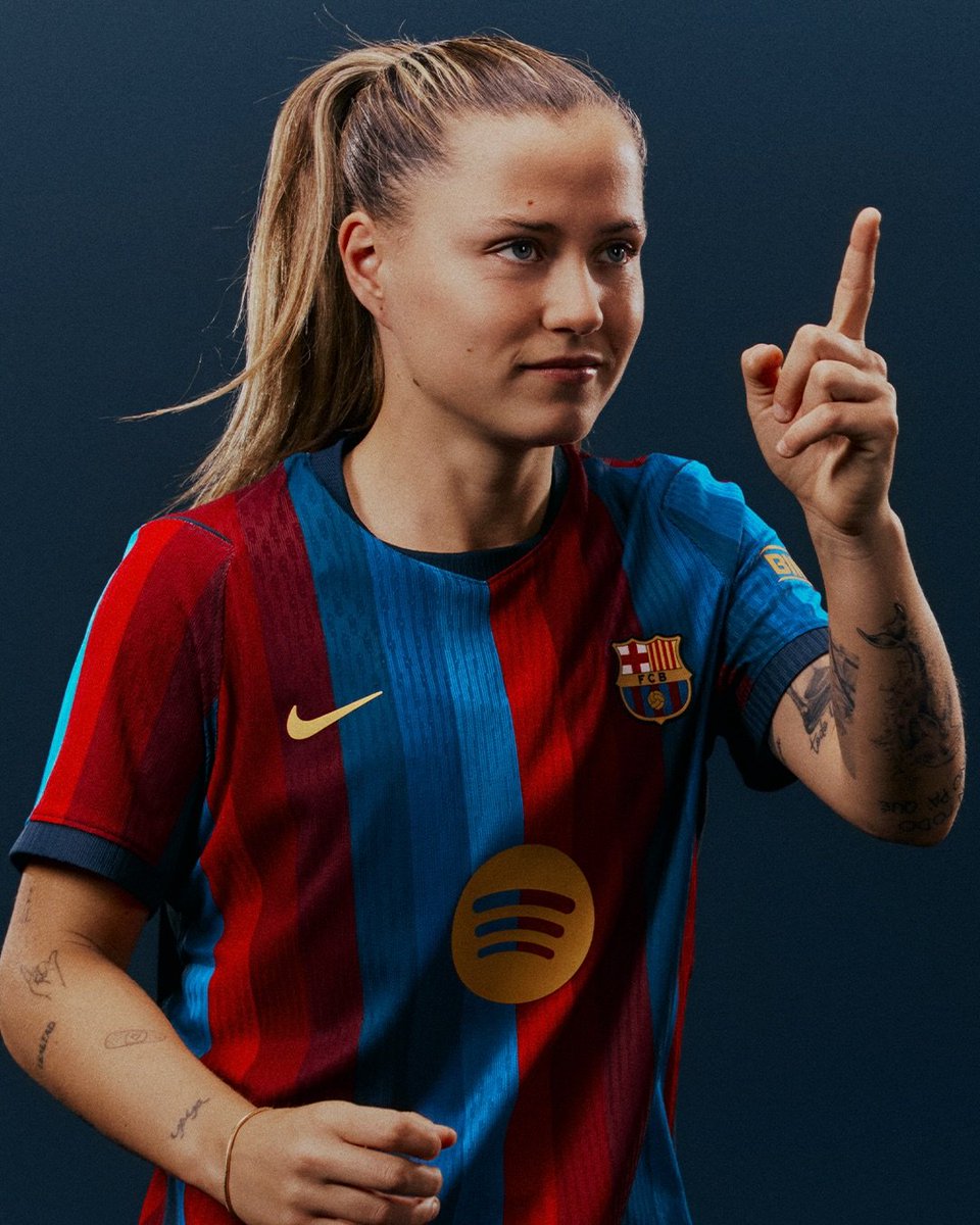 opaleak's tweet photo. New Barça home kit just dropped 🔴🔵 https://t.co/BpZjR2bMdJ