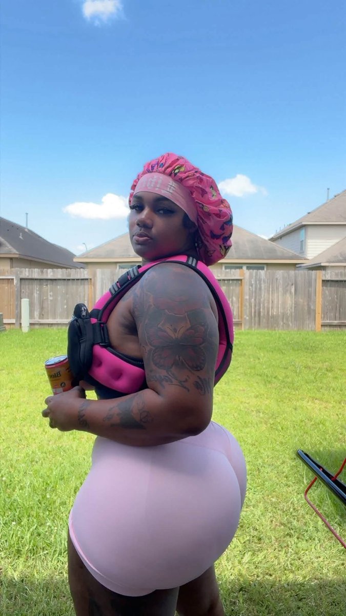 Amira4098's tweet photo. If you ever really messed with me, trust me... you miss me.
12 Some people don't realize what they had until it's gone.
My energy, my vibe, and the way I love are hard to replace. 🤷🏾‍♀️❤️
#singlemom #iloveamerica #single #houston #LoveBeyondDreamsSeries https://t.co/vnP3jbULbB