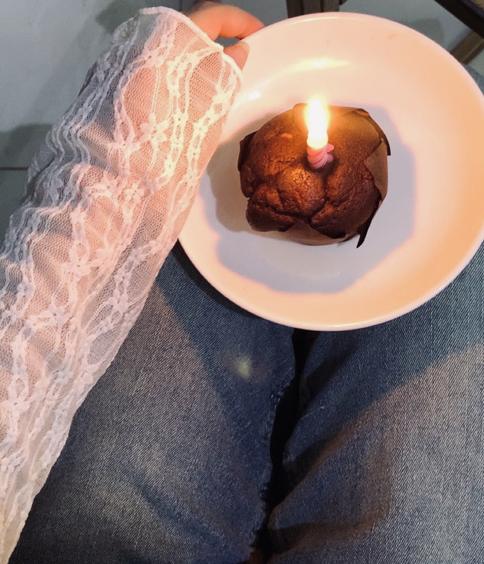 ladyjone_'s tweet photo. الله يعز الراجحي الوحيد اللي هناني 👈👉
30jun https://t.co/Pz1c44SGVc