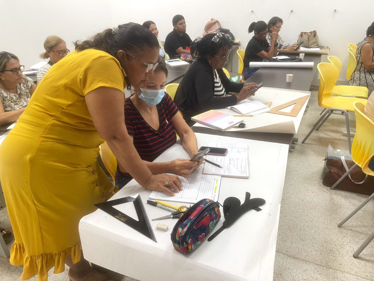 MagdalenaGober's tweet photo. Gobernadora Margarita Guerra fortalece el emprendimiento de la comunidad con el curso ‘Patronaje y escalado de ropa infantil’.

La Gobernación del Magdalena, bajo el liderazgo de Margarita Guerra, avanza en el fortalecimiento de las capacidades de los magdalenenses para la https://t.co/MgIYj3ltIR