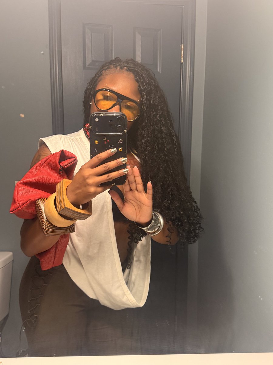 msyappattack's tweet photo. brown lashes for the win #hitwitter #itsbeenaminute https://t.co/h8LoCOAQLY