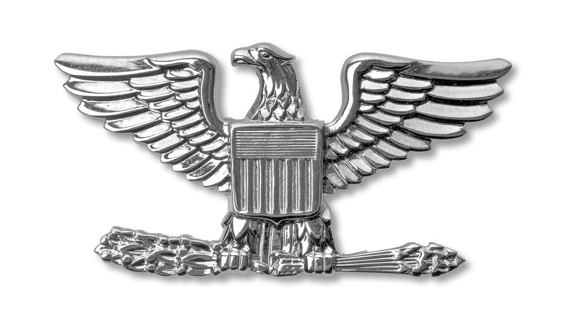 Tropicow's tweet photo. @GBC_Press Only by leftist fools. Clearly, our national socialist parasites have no experience with long standing insignia and heraldry. I retired from the Marine Corps wearing this rank insignia: https://t.co/YrNz8PmTha