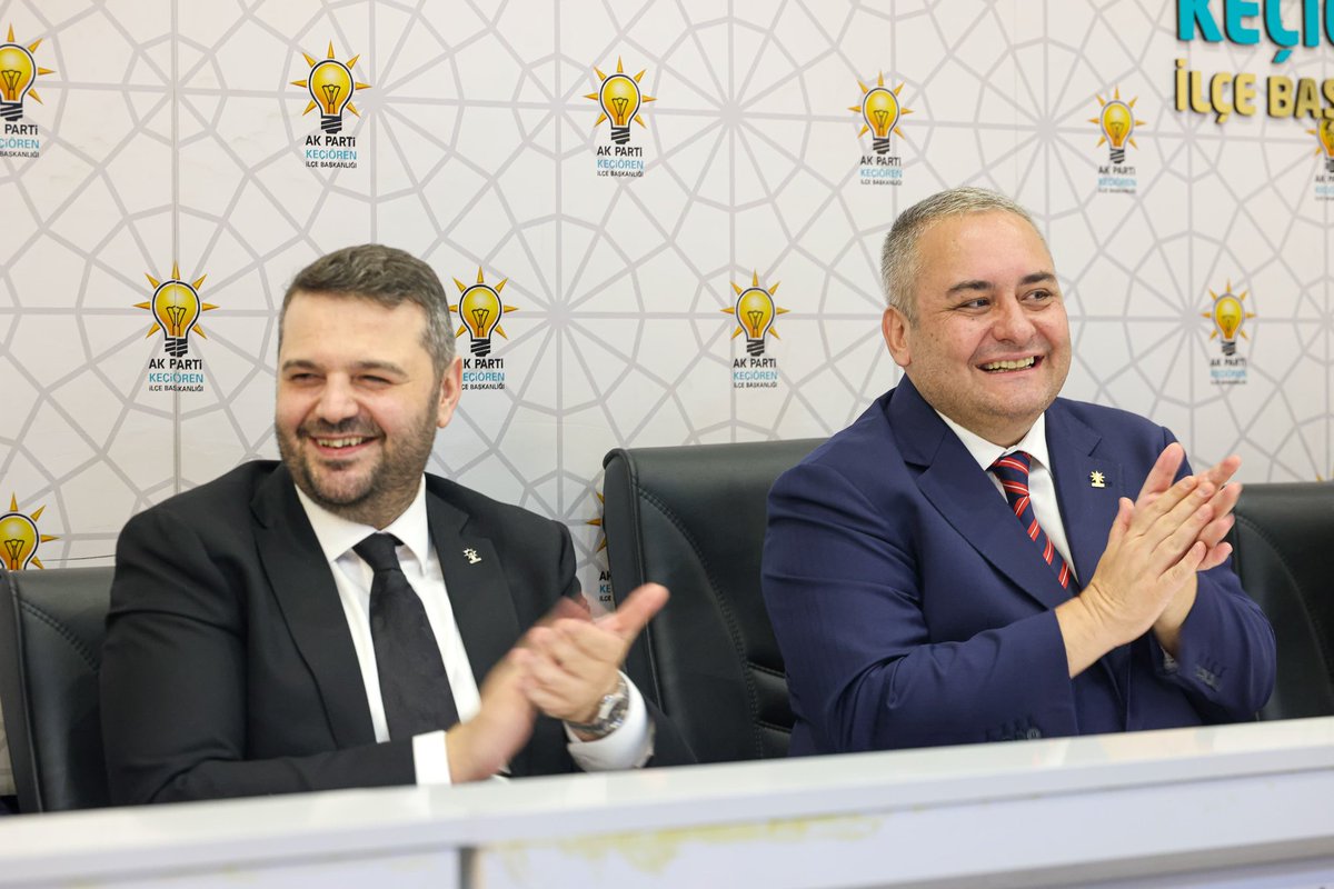 AkKeciorenResmi's tweet photo. Haftalık Olağan Yönetim Kurulu toplantımızı İlçe Başkanımız Sayın Ömer Faruk İslam'ın başkanlığında İl Siyasi ve Hukuki İşler Başkanımız Mustafa Erdoğan ve  Belediye Başkanımız Dr. Mesut Özarslan'nın katılımlarıyla gerçekleştirdik.

Alınan kararlar hayırlara vesile olsun.

#sevdamızankara
#sevdamızkeçiören🇹🇷

@RTErdogan
@hakanhanozcan
@mustafa0erdogan
@erhansarigol
@AkpartiAnkara
@omerfarukislam
@akkadinkeciorn
@AkgencKecioren
@OzarslanMesut
@keciorenbeltr